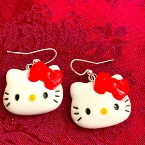 5/$10❤️❤️❤️NEW Hello Kitty Cats Earrings